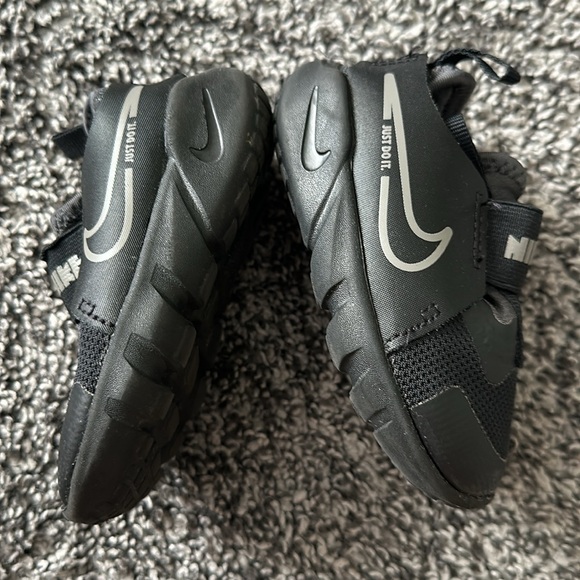 Baby Nike Flex Runner Slip On Sneakers Size 5C - Picture 4 of 7